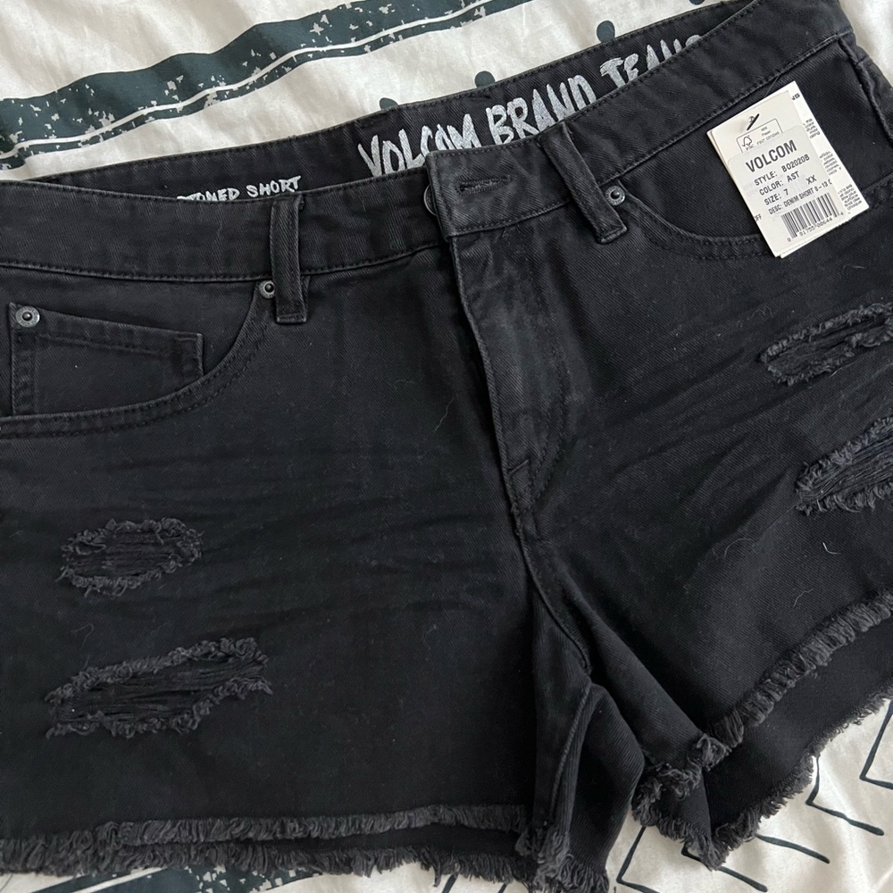 Women’s Black Volcom jean shorts